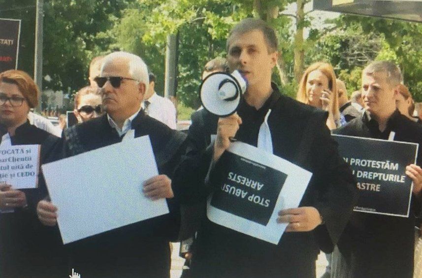 Согласно исследованию, в течение прошлого года суды применяли в отношении подозреваемых или обвиняемых 19 320 превентивных мер.Фото: procuratura.md.