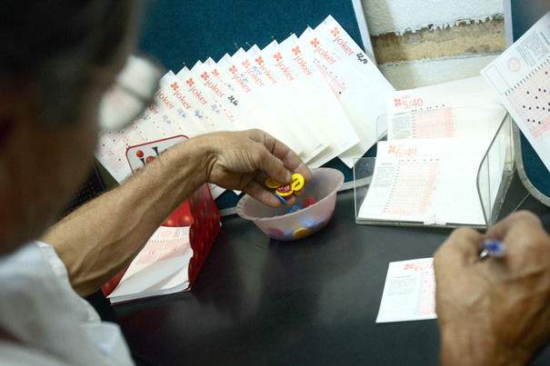 S-a câştigat marele premiul la Loto 6/49, în valoare de două milioane de euro. 