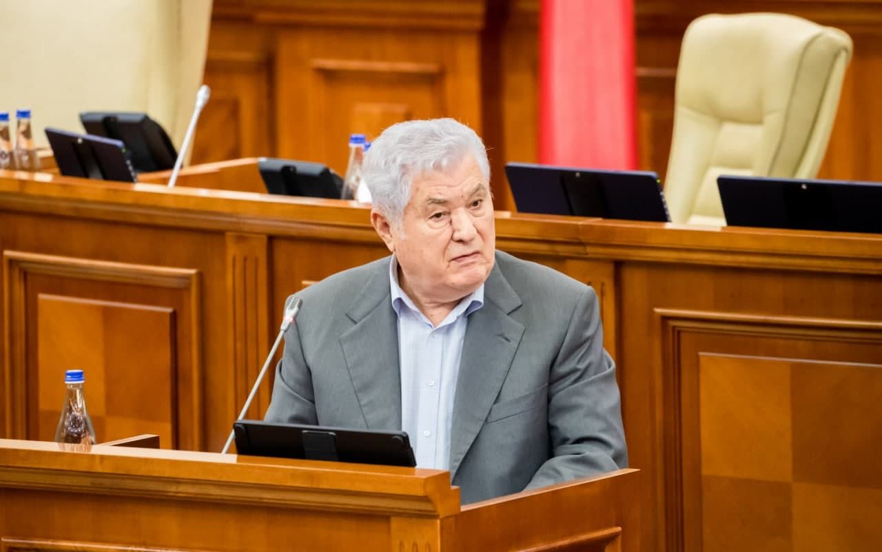 Воронин: Без контроля за ценами повышения пенсий и зарплат бессмысленны.