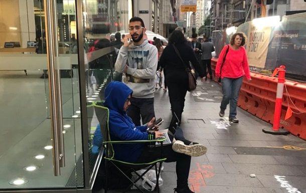 Очередь за флагманским iPhone в Сиднее в Австралии.