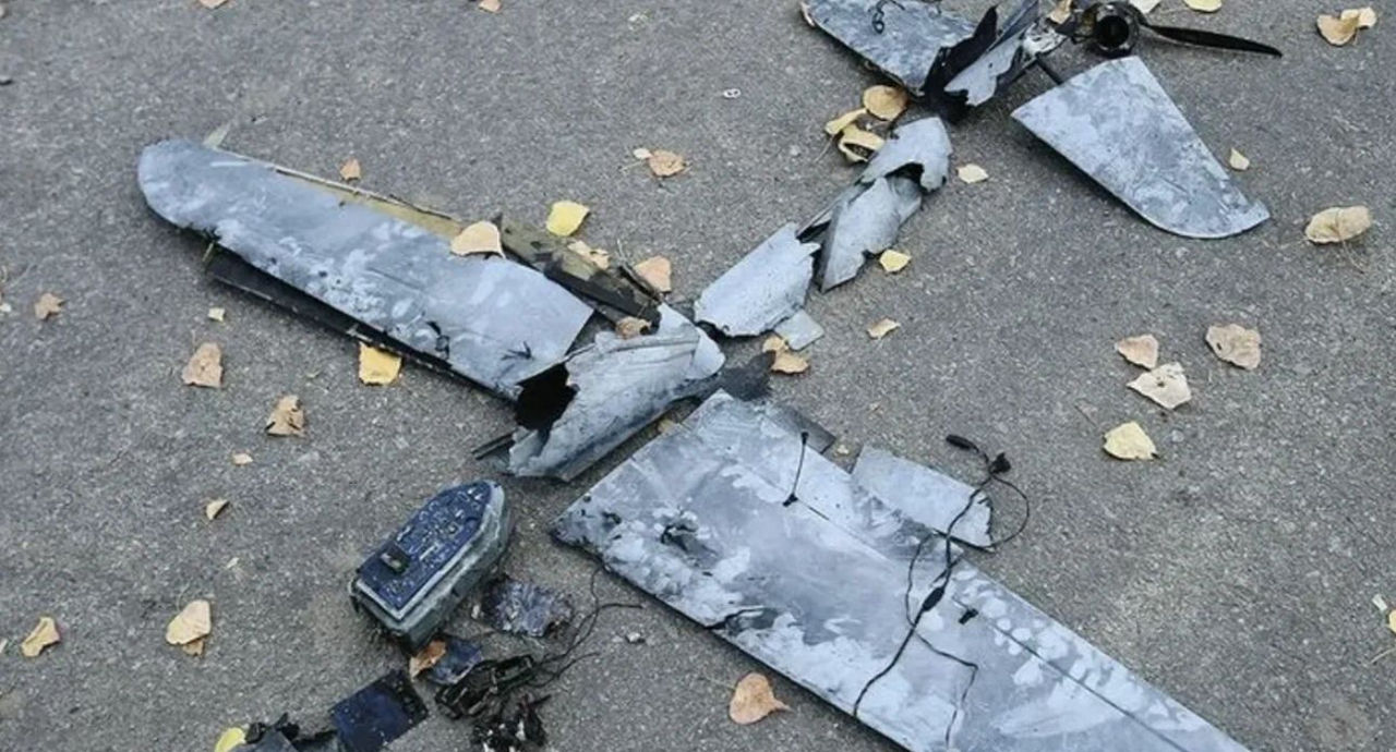 Власти Севастополя заявили об атаке восьми беспилотников.