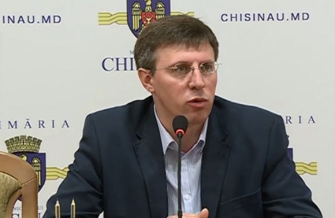 По словам примара полиция установит у каскадной лестницы дополнительный патруль.