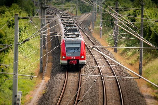 Sfârșit tragic! Un bărbat a murit după ce a fost călcat de tren