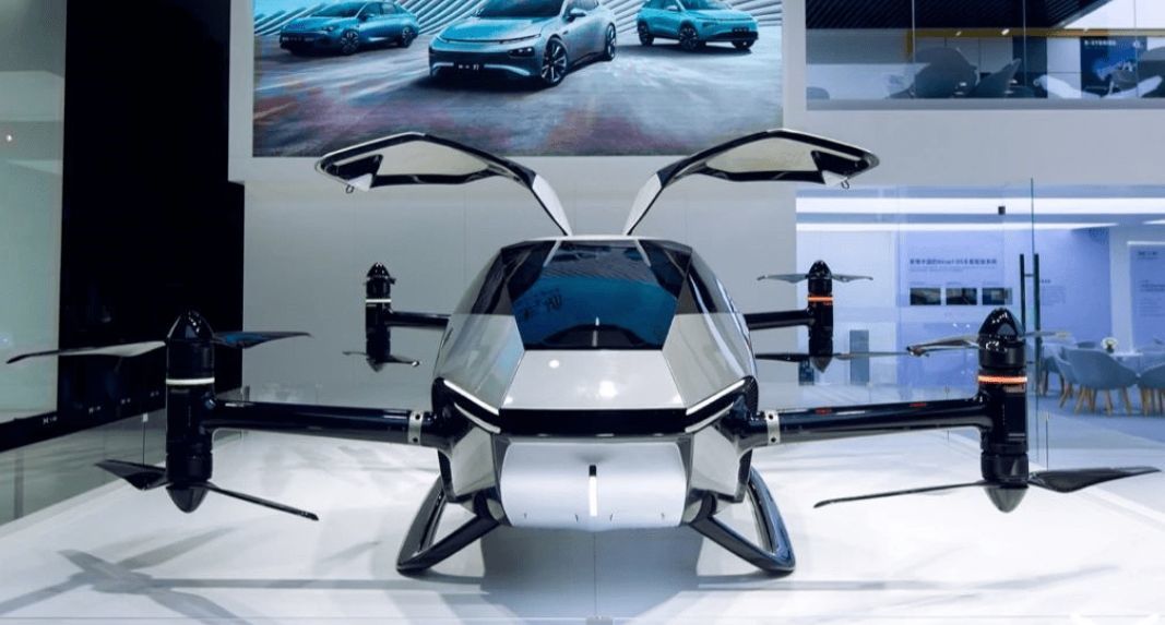 Конкурент Tesla назвал дату выпуска летающего автомобиля.