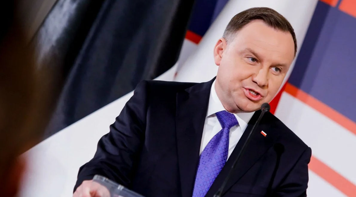 Duda: Putin știe că va fi blestemat dacă folosește armele nucleare.