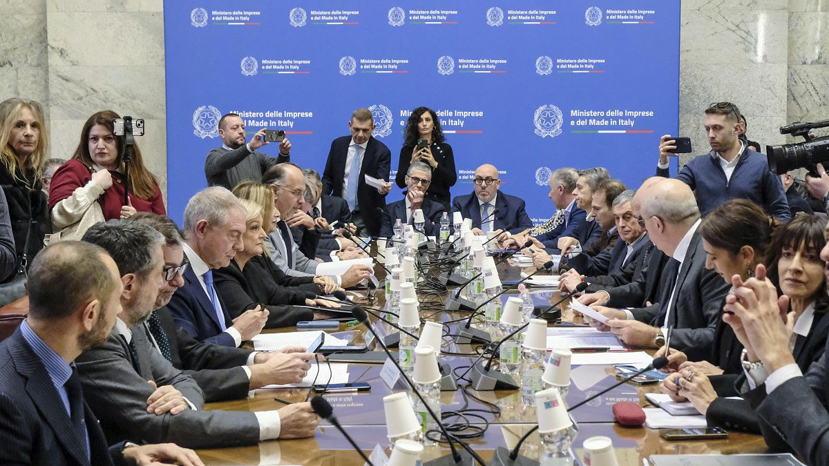 Stellantis обещает инвестировать около 2 млрд евро в производство в Италии.