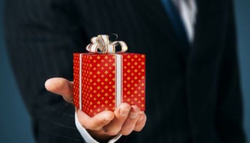 В примэрии Кишинева будет создана комиссия из 6 человек, которые будут учитывать и оценивать подарки чиновников. Фото: diapazon.kz.