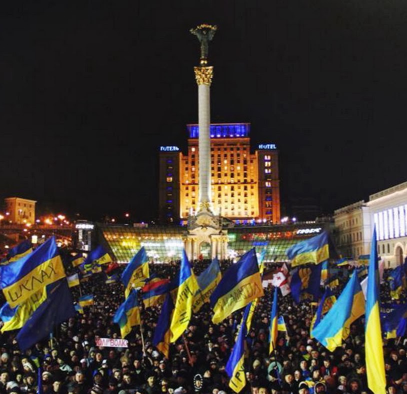 Судебные органы Украины арестовали все банковские счета, на которых собирались средства для митингующих на площади Независимости и так называемого "автомайдана"