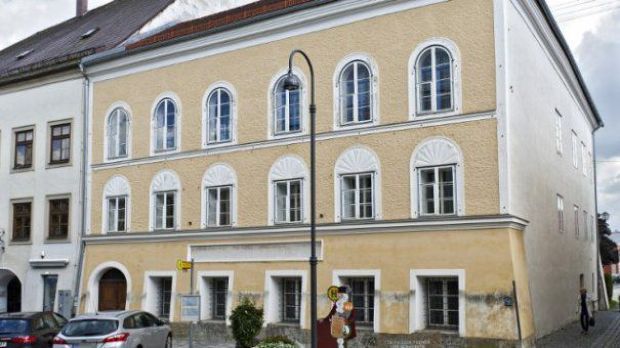Guvernul austriac plănuieşte demolarea casei în care s-a născut Adolf Hitler. Foto: evz.ro