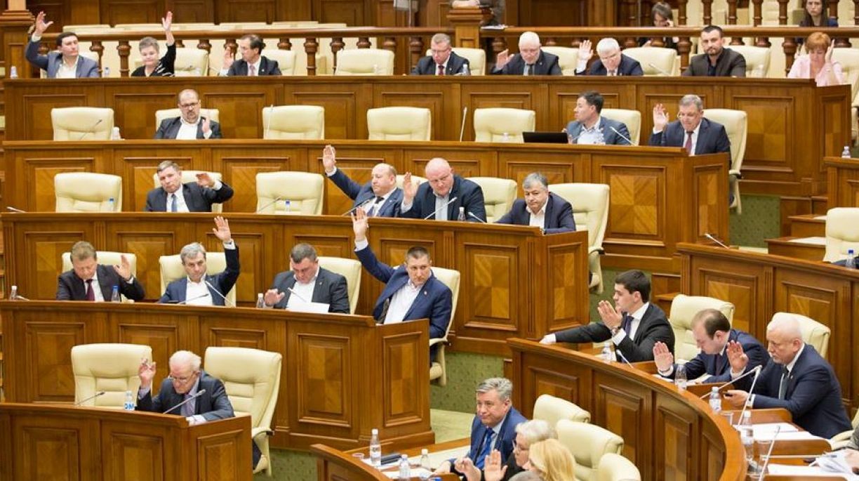 Парламент утвердил отставку председателя Высшей судебной палаты.