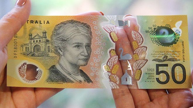 Опечатку можно увидеть в тексте над плечом Эдит Коуэн.