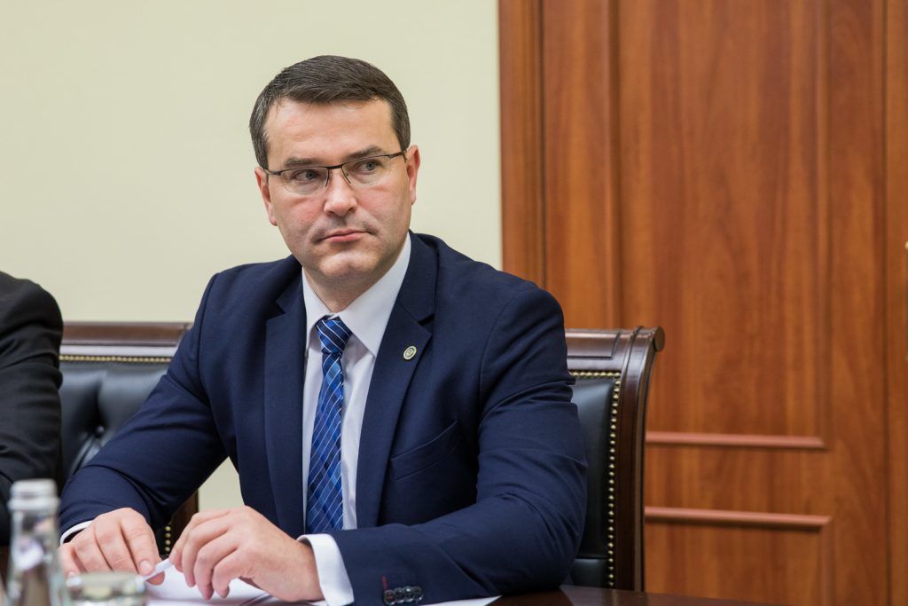 Министр экономики и инфраструктуры Анатолий Усатый.