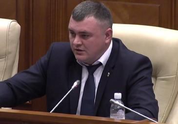 Многие политики считают, что это было организованное правящим режимом шоу с целью сорвать местные выборы.