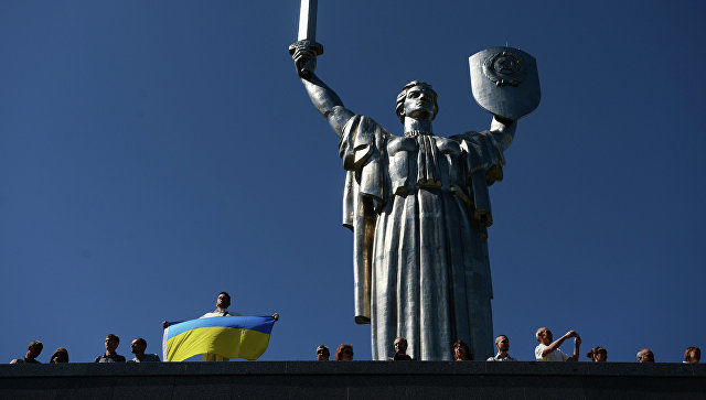 День Победы для украинцев оказался важнее Дня независимости.