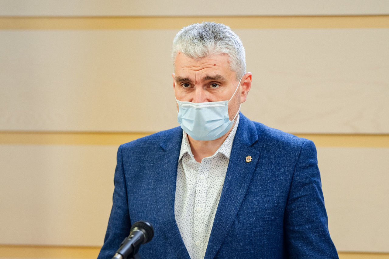 Вице-председатель парламента Александр Слусарь.