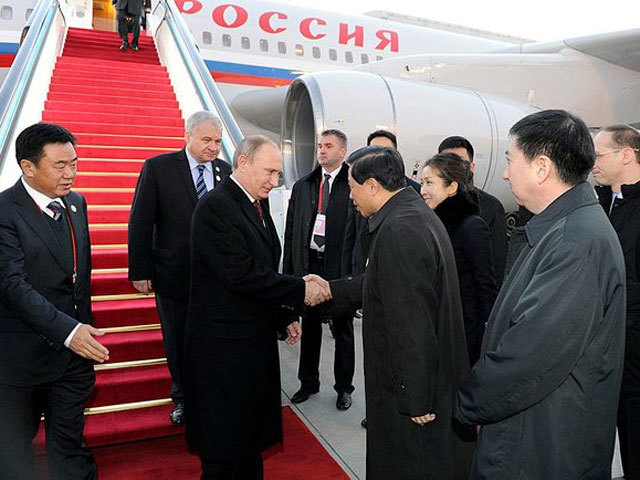 Президент Владимир Путина прибыл в Пекин. Фото: Пресс-служба Президента России.