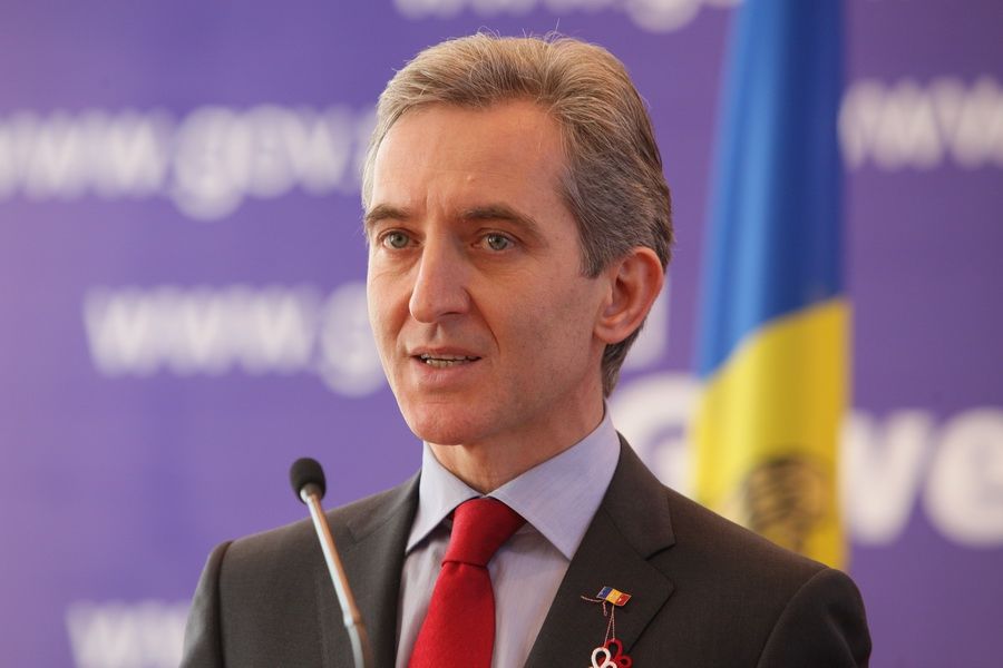 Лянкэ сам профинансировал кампанию по сбору подписей.
