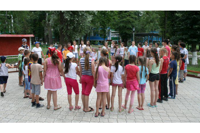 Costurile orientative pentru o zi în taberele de odihnă finanţate din bugetul de stat variază între 129 și 196 de lei pentru o zi. 