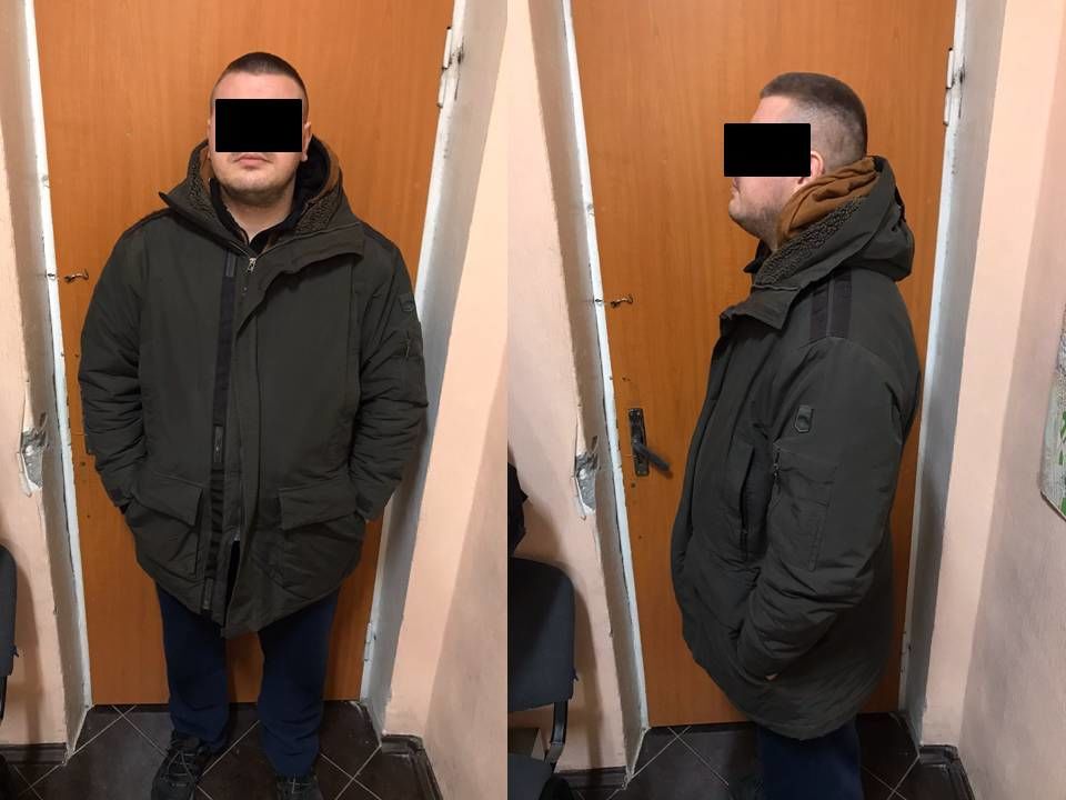 Столичный таксист подозревается в краже банковской карты у пассажира.