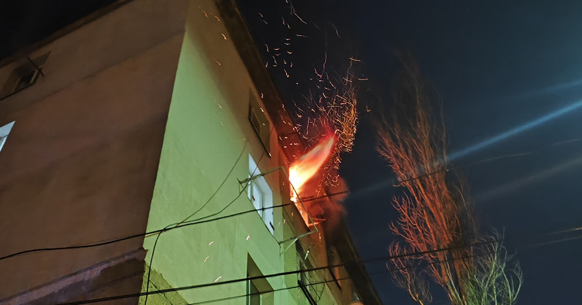Incendiu într-un bloc de locuit din Chișinău: 15 persoane, evacuate.