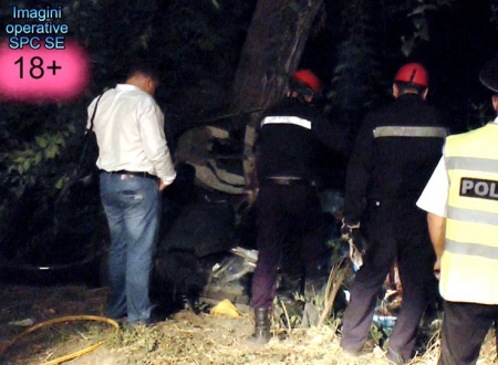 Poliția verifică înregistrările video filmate de camerele de supraveghere de la benzinăriile situate în apropiere de locul în care a avut loc accidentul de pe șos. Muncești.