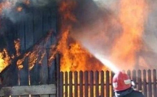 Возгорание на бульваре Г.Виеру 21/3, в результате которого погибли два человека, произошло из-за короткого замыкания.