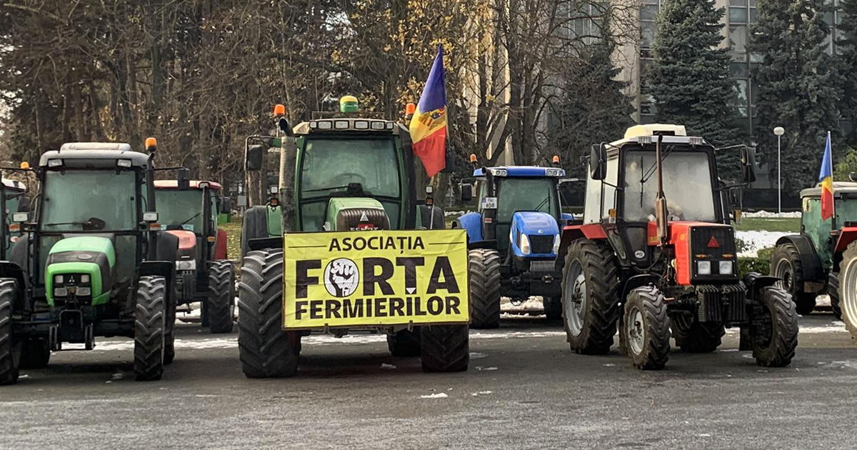 Fermierii cer prelungirea licențierii importului de cereale din Ucraina și avertizează asupra posibilelor proteste.