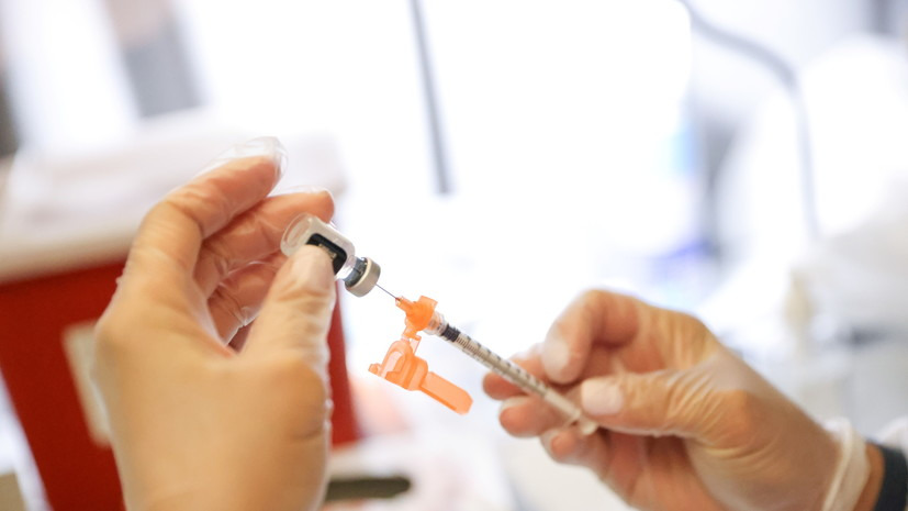 В Вашингтоне введена обязательная вакцинация чиновников местного уровня.
