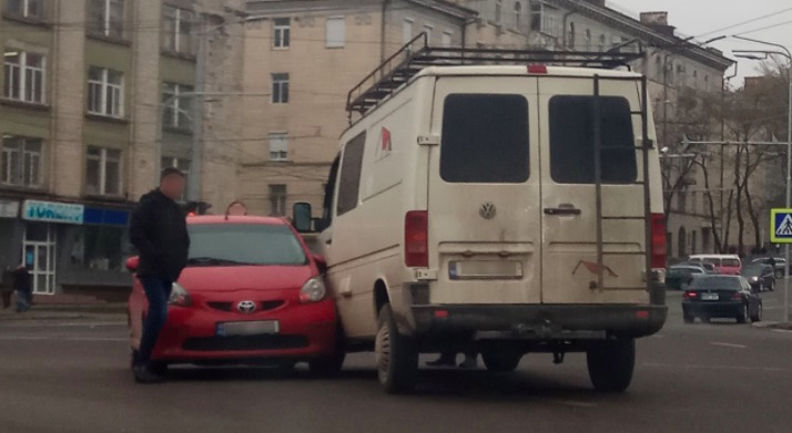 Полиция: Виновником ДТП на бульваре Негруцци является водитель буса.
