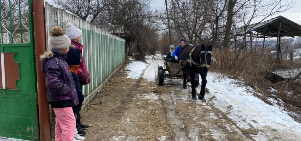 В Молдове рождается все меньше детей: в селах дома опустели, все за границей.
