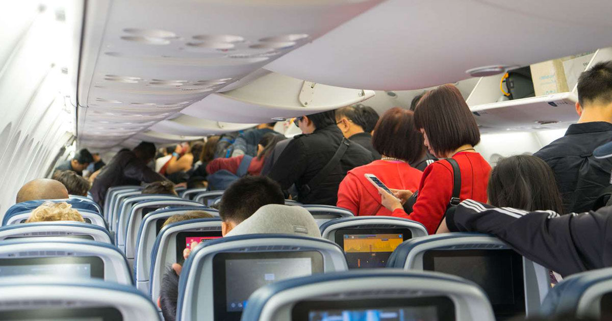 Pasagerii nerăbdători din avion vor plăti în Turcia o amendă de 60 de euro.