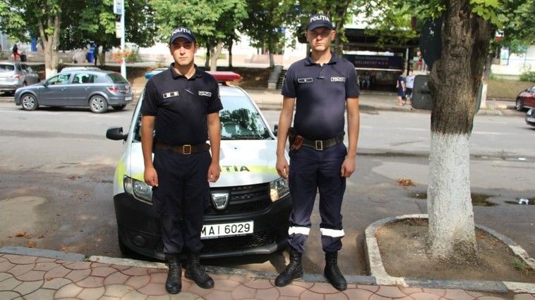 В Унгенах полицейские спасли мужчину, пытавшегося покончить с собой.