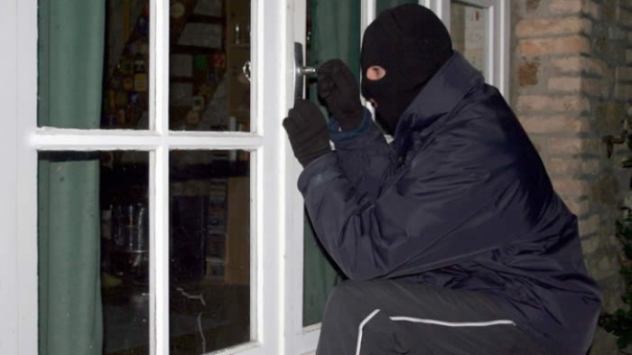 La fel, se impune luarea de măsuri corespunzătoare de către Ministerul Afacerilor Interne şi organele de administrare locală pentru asigurarea ordinii publice.
