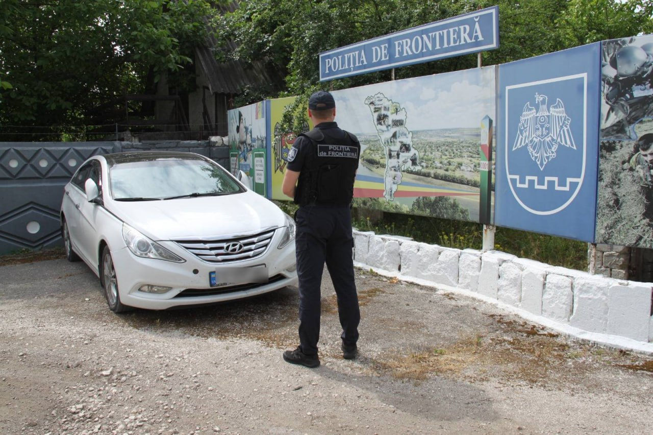 Гражданку Украины задержали по подозрению в организации незаконной миграции.
