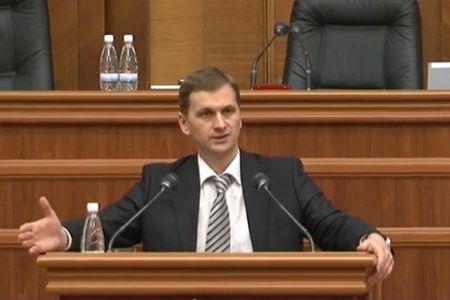 Дорин Дрэгуцану выразил надежду, что после того, как нове правительство будет сформировано, паника на валютном рынке прекратится. Фото: moldnews.md