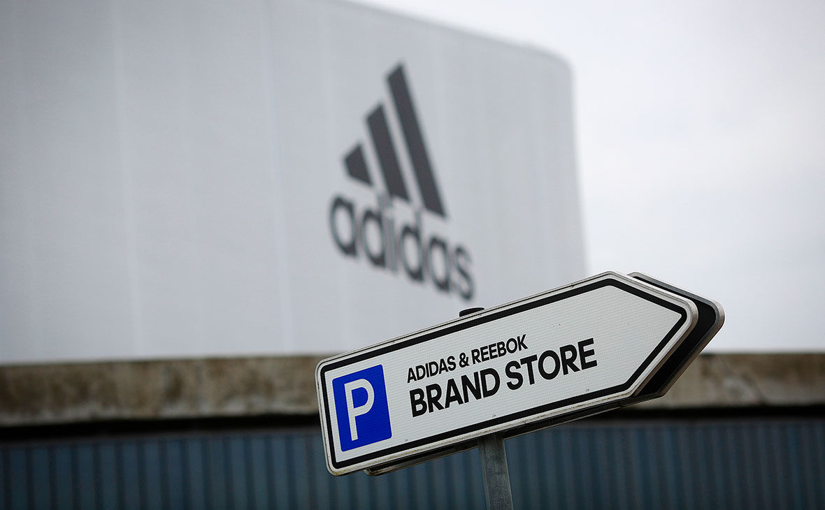 Mash: Adidas и Reebok готовятся возобновить работу в России.