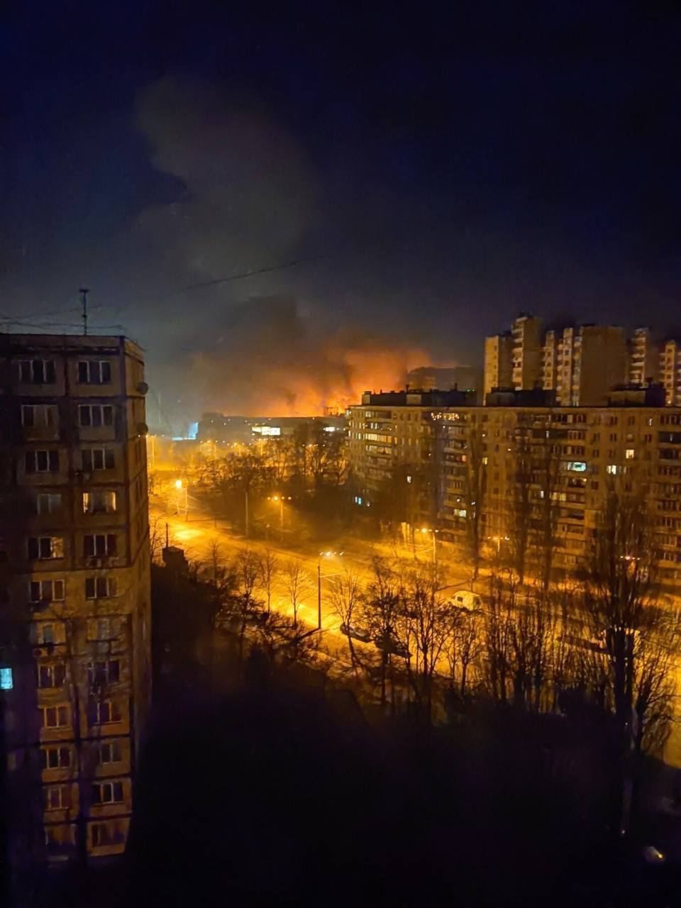 На месте погибли 4 человека и 1 человек травмирован.