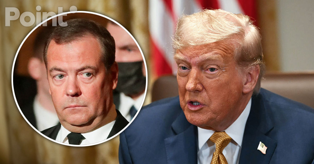 Трамп посоветовал Медведеву "следить за своими словами".