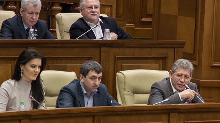 PL-ul a plecat din Parlament și nu revine până nu se face Unirea.