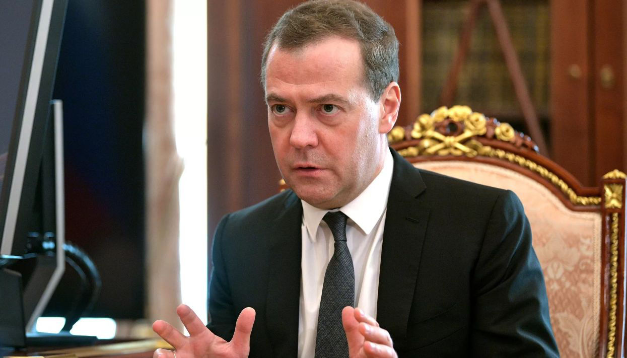 Медведев: Не нужно пугать Россию ударами НАТО по Крыму.