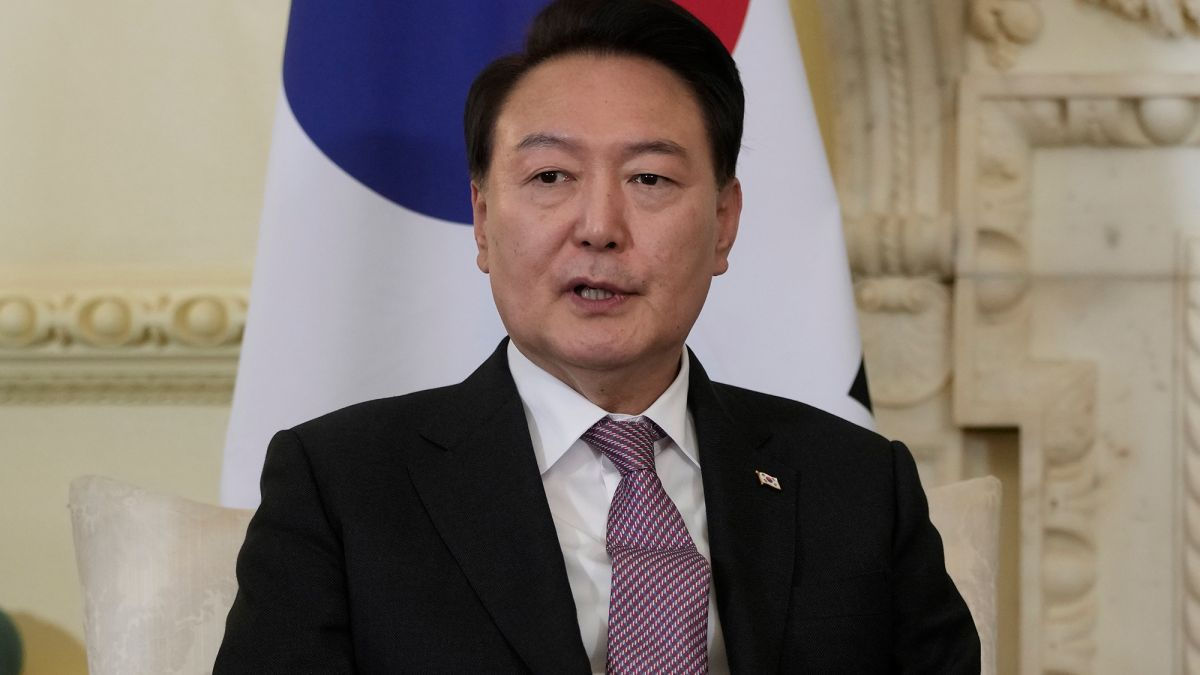 Poliția sud-coreeană a deschis o anchetă împotriva președintelui Yoon Suk Yeol.