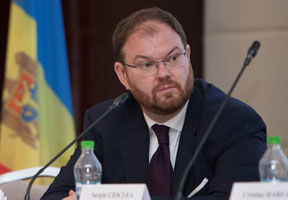 Sergiu Cioclea invită investitorii de calitate să procure acţiuni ale celor mai mari bănci din R.Moldova. 