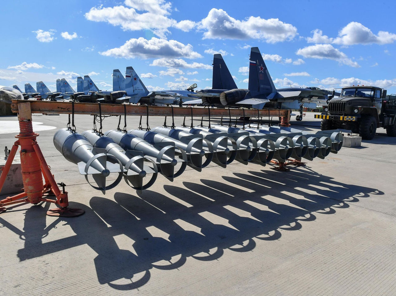 США перенесли на 2024 год поставки Украине дальнобойных управляемых авиабомб.