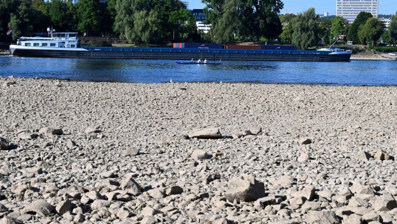 Уровень воды в Рейне в Германии снова понизился, суда ходят почти пустыми.