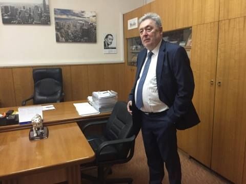Grozavu a venit azi la primărie: „Sunt gata să preiau funcția de primar interimar”. Foto: protv.md