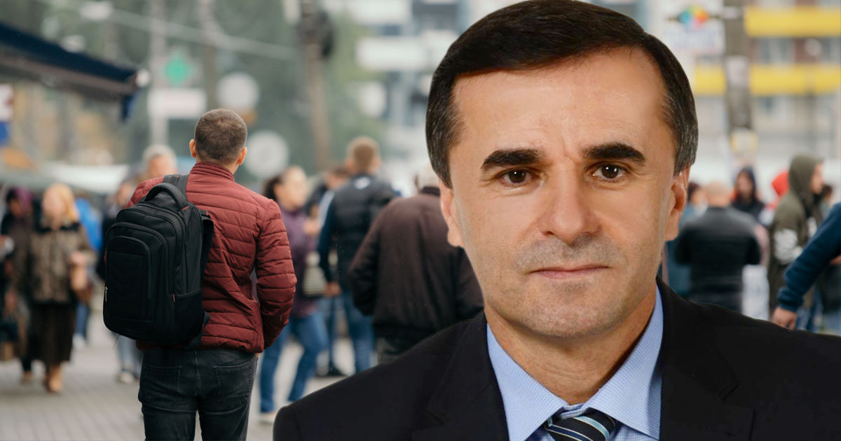Тарлев: Молдаване всегда уезжали из страны, но только сейчас – навсегда. Коллаж: Point.md.