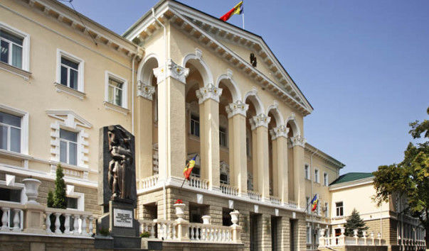 Один из сотрудников МВД скончался, 113 заражены коронавирусом.