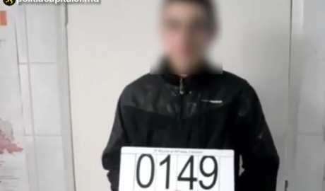 Trei adolescenţi cu vârstele cuprinse între 15 şi 19 ani au fost reţinuţi după ce au furat două maşini pentru a se plimba.