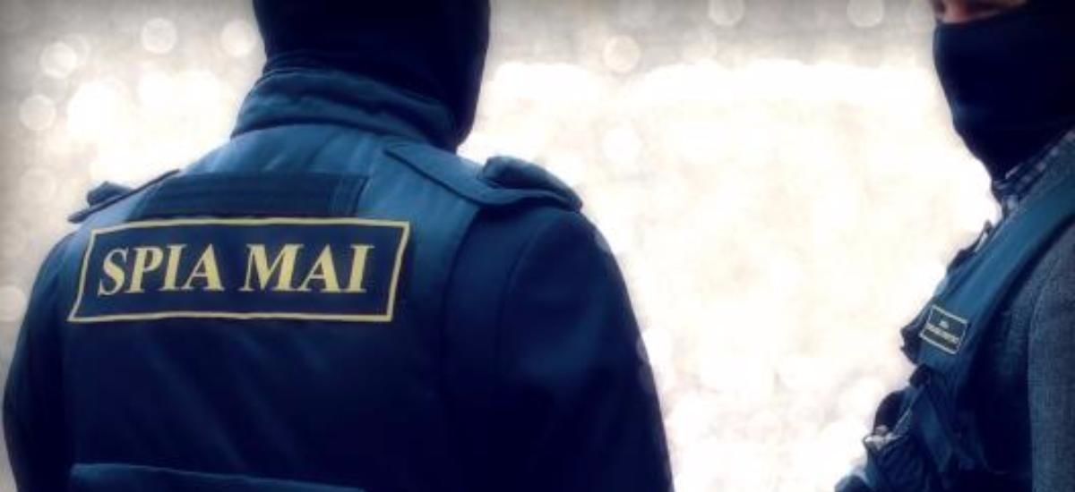 За "оказание помощи" полицейские ежемесячно получали от торговок 500 евро. 