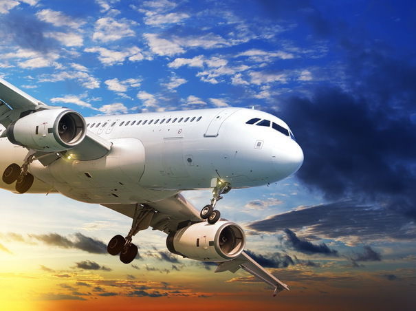 Un pilot a murit în timpul zborului aflânduse la 10 mii de metri altitudine. 